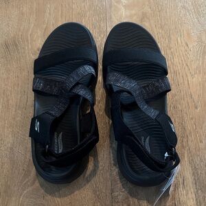 Skechers Arch Fit Women's Shoes - Black Go Walk New in Box